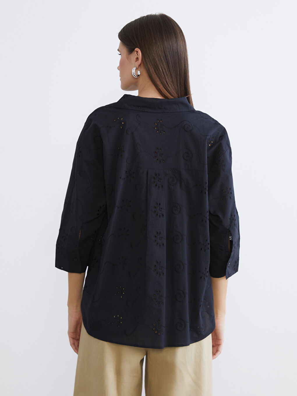 قميص واسع الحجم محبوك بثقوب للسيدات-3