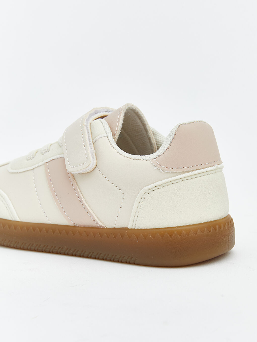 أحذية رياضية بنمط كتلة الألوان لطفلة.-4