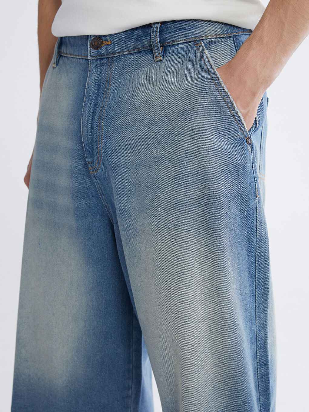 Loose Fit Men's Denim Shorts-2