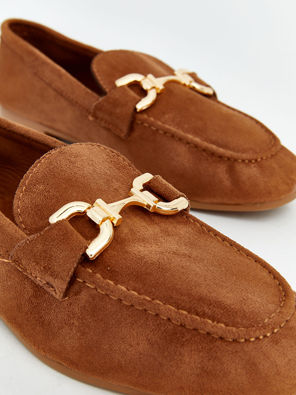 Kahverengi Süet Görünümlü Metal Aksesuarlı Kadın Loafer-6