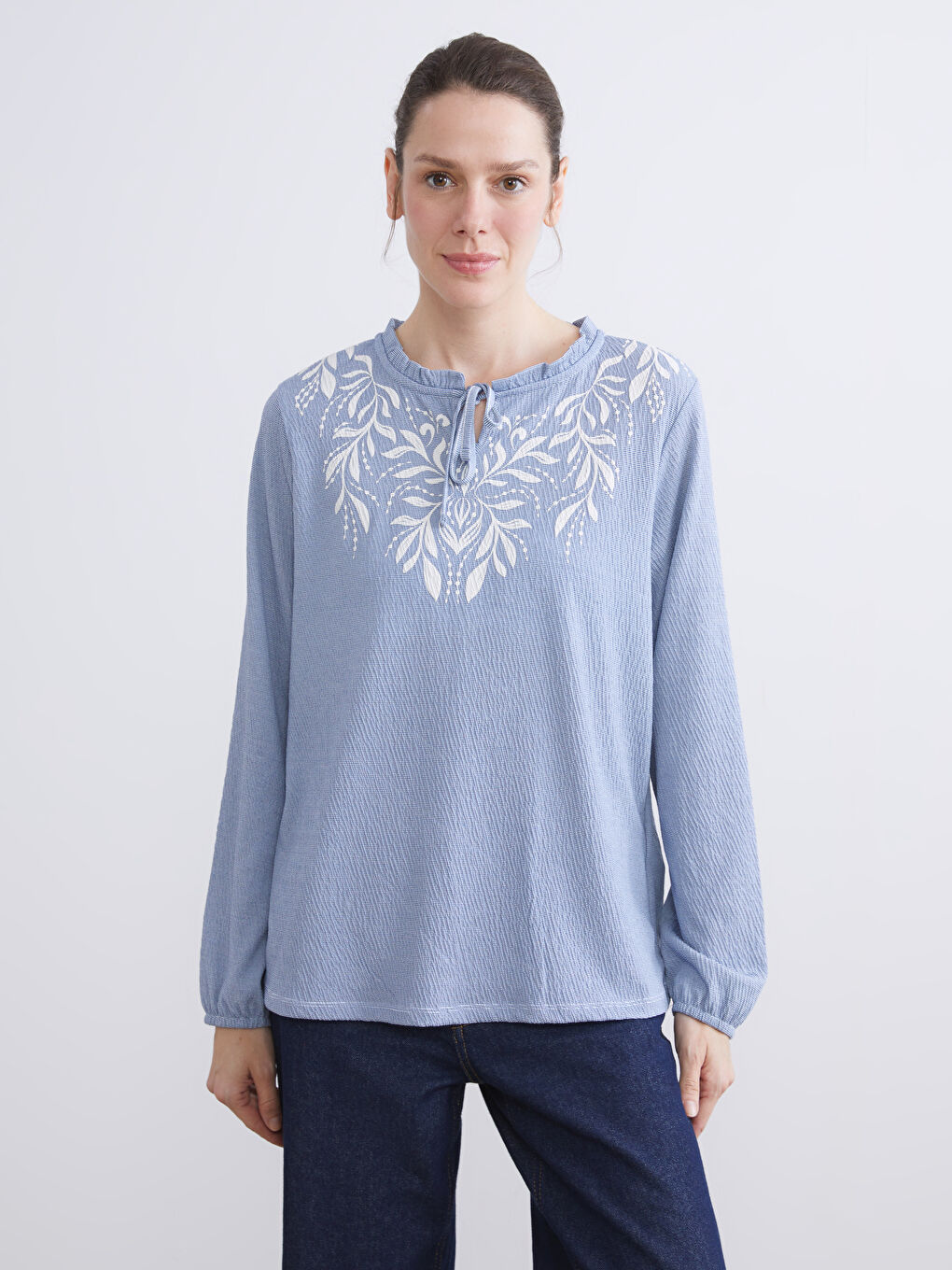 Mavi Bağlamalı Yaka Çiçekli Bluz-3