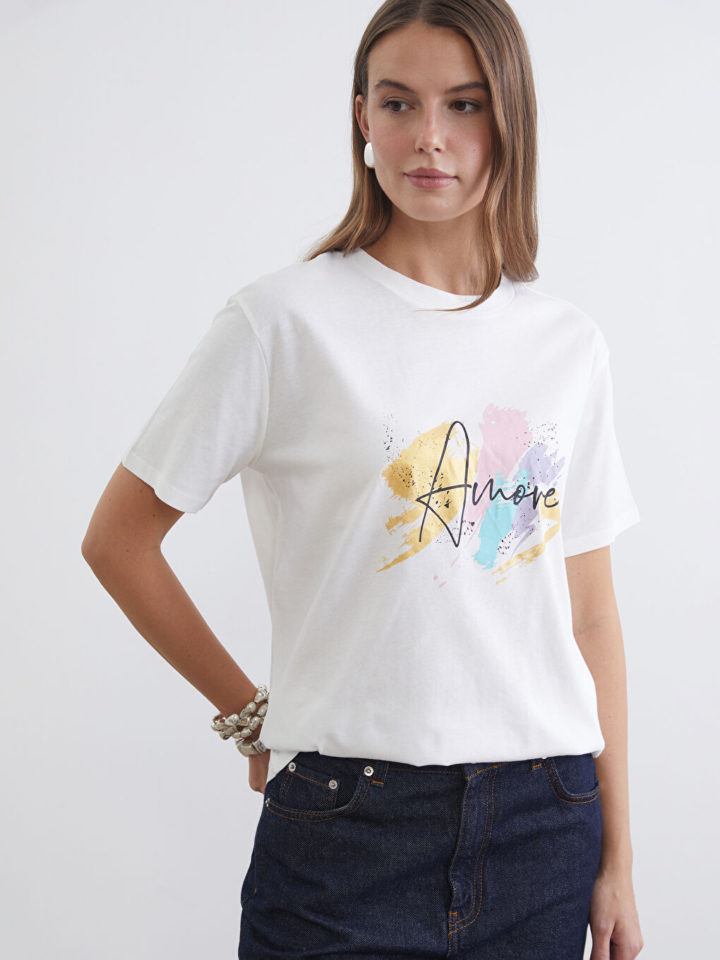 Ekru Bisiklet Yaka Baskılı Kadın Tişört