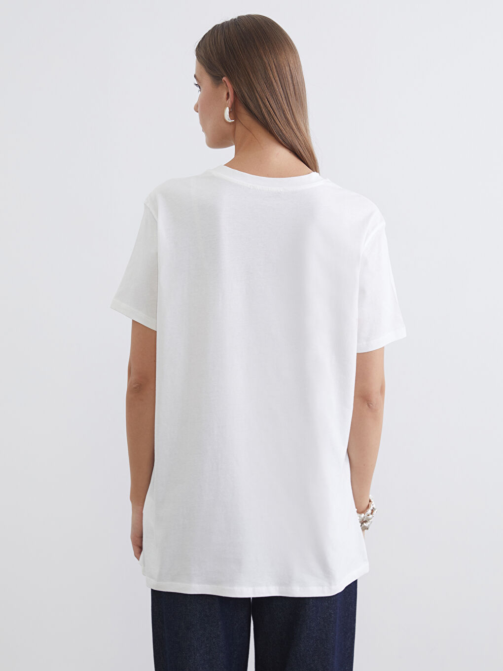 Ekru Bisiklet Yaka Baskılı Kadın Tişört-3