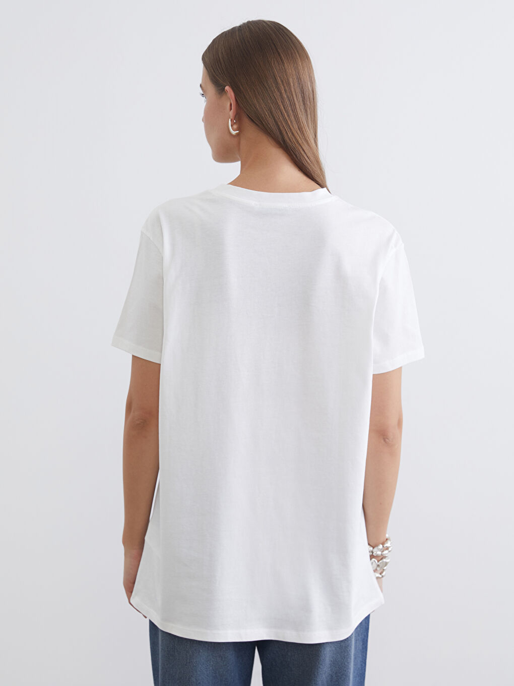 Ekru Bisiklet Yaka Çiçekli Kadın Tişört-3