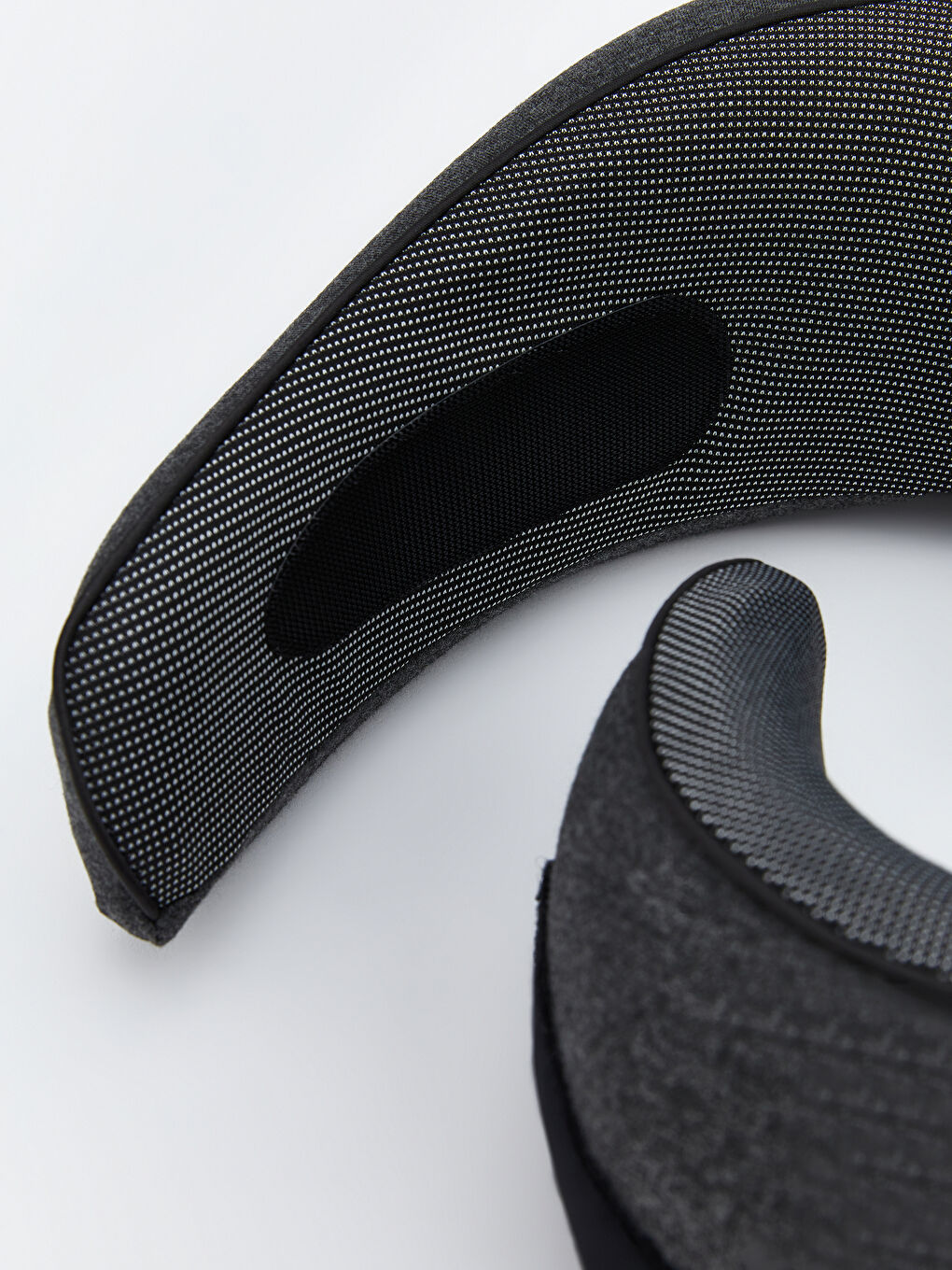 Antrasit Cırt Cırtlı Pelüş Boyun Yastığı-2