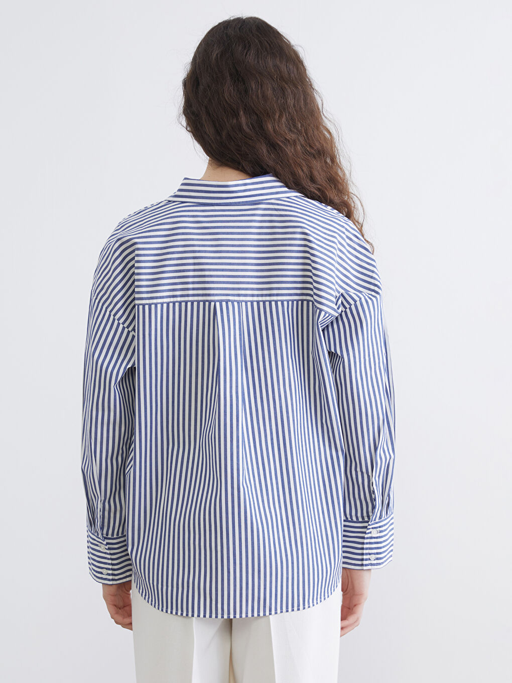 Жінка ТЕМНО-СИНІЙ Сорочка-3