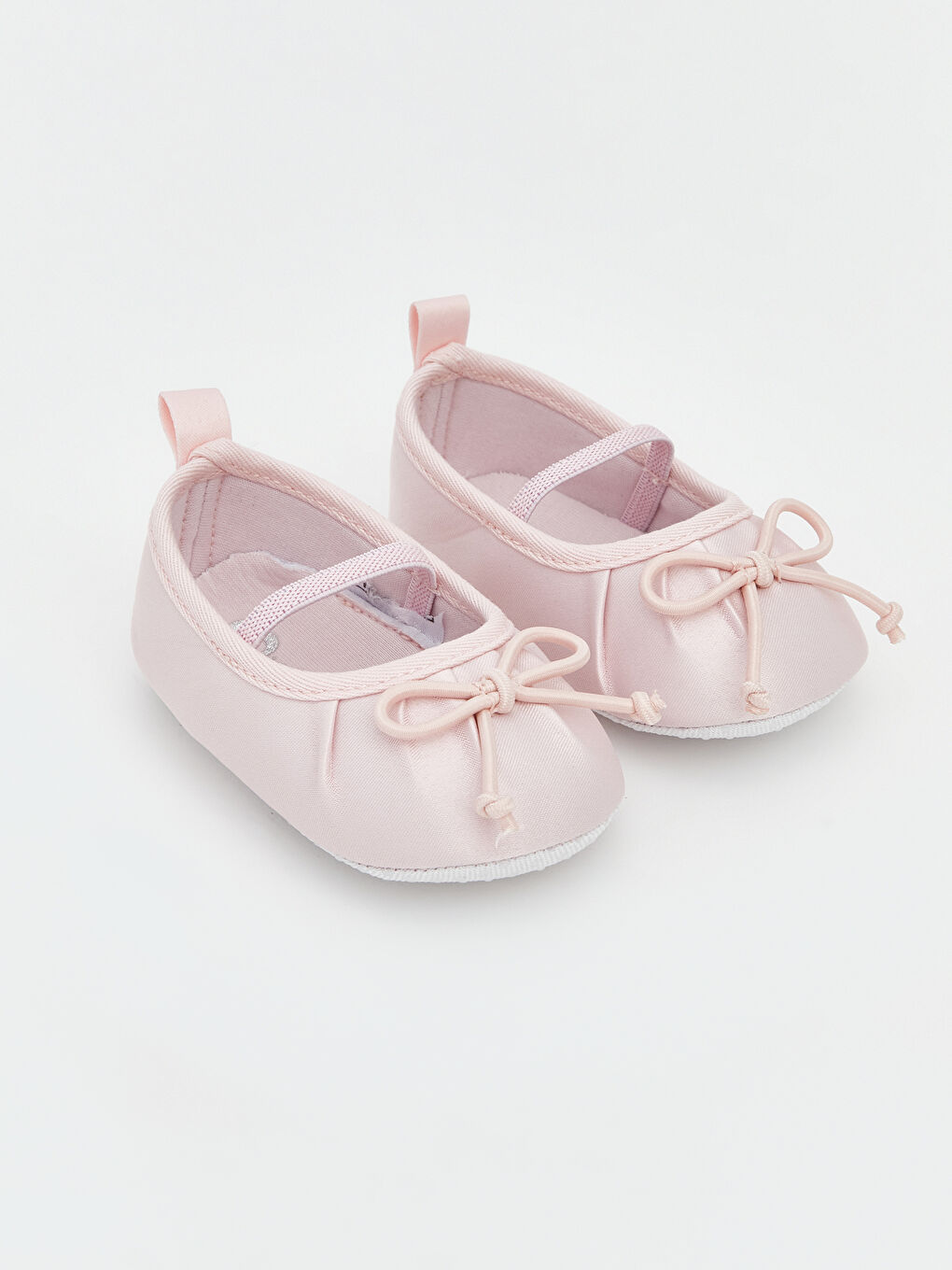 پێڵاوی بالێ په‌مه‌یی کچی ساوا