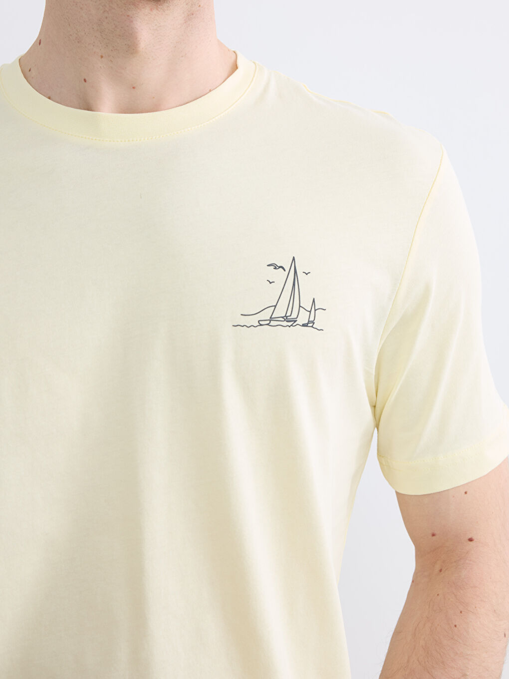 Sarı Bisiklet Yaka Baskılı Penye Erkek Tişört-2