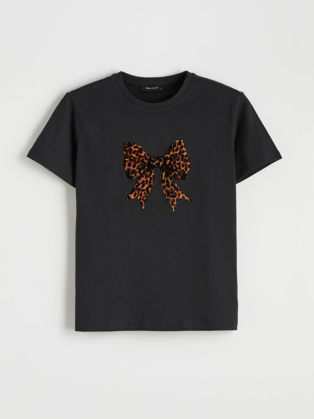 Siyah Bisiklet Yaka Fiyonk Baskılı Kadın Tişört-4