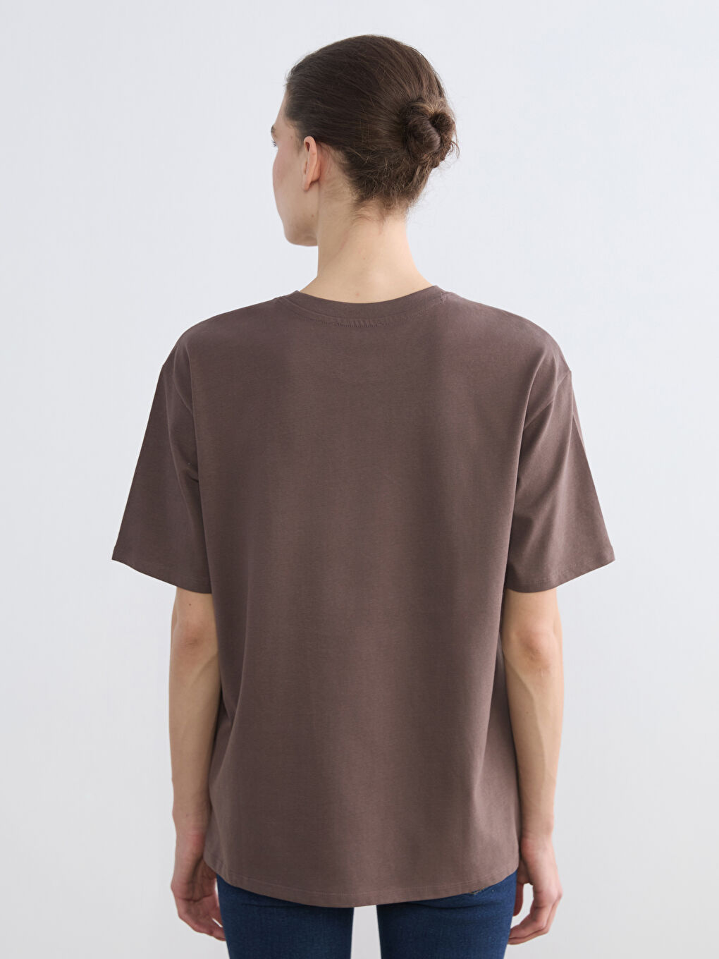 Kahverengi Saint-Tropez Baskılı Oversize Kadın Tişört-3