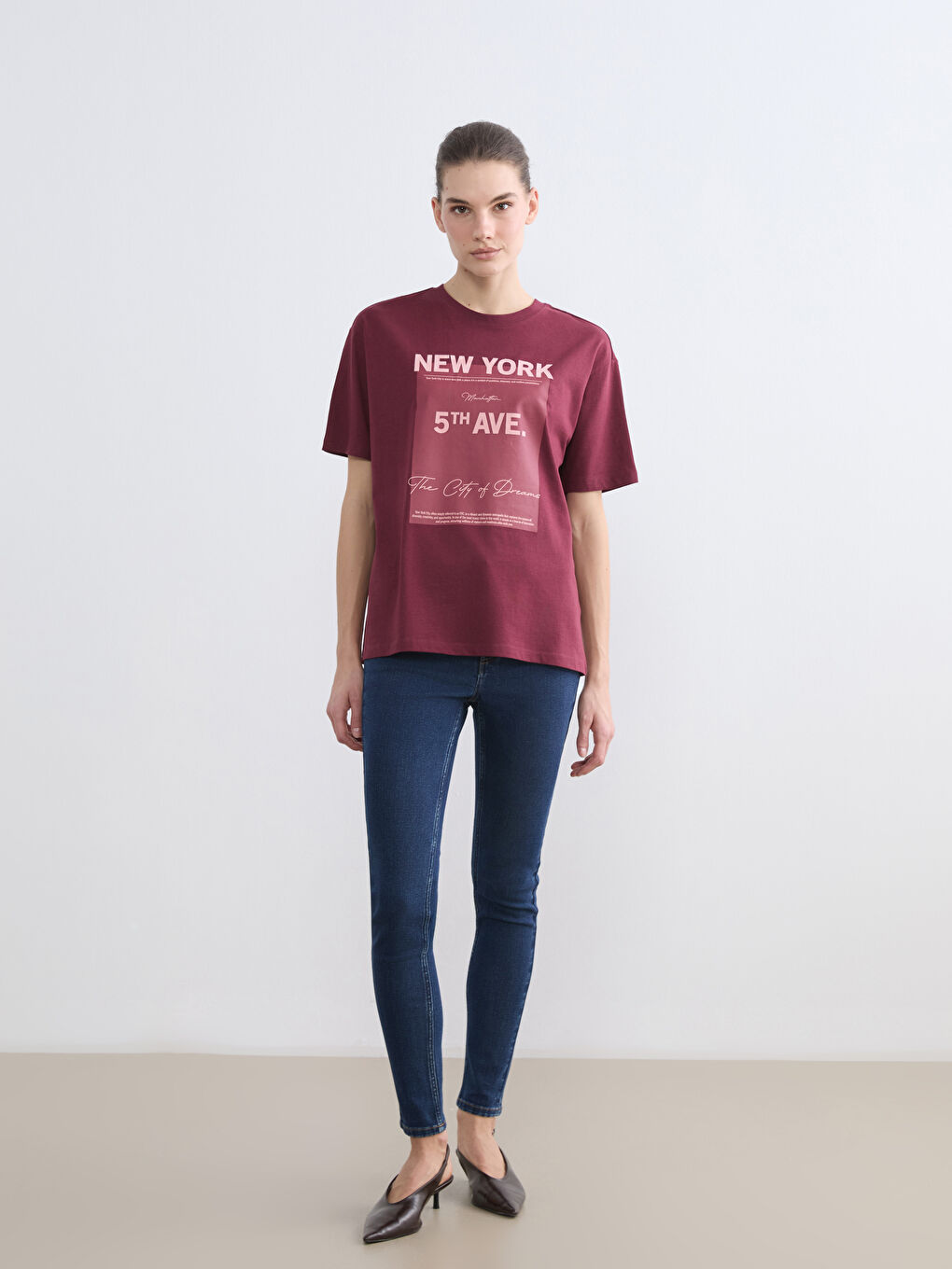 Bordo New York Baskılı Oversize Kadın Tişört-1