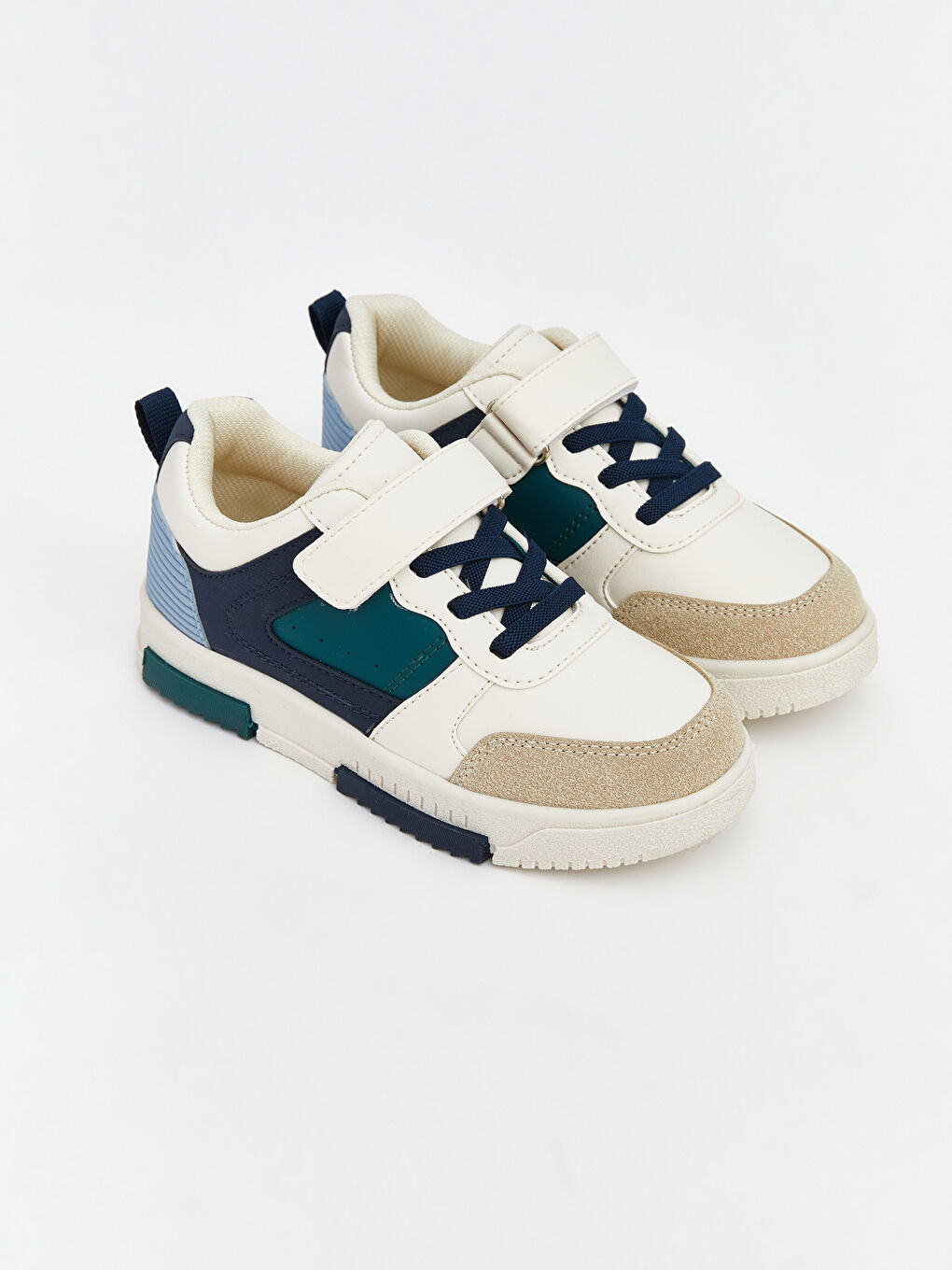 Ekru Bağcık ve Cırt Cırtlı Erkek Çocuk Spor Ayakkabı