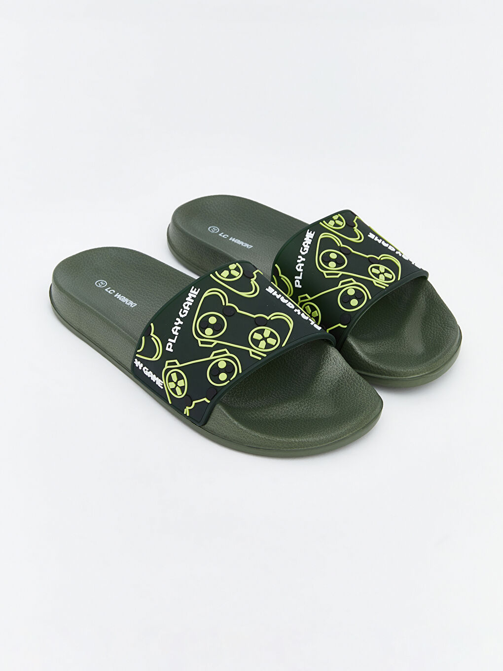 Papuci slider imprimați pentru băieți