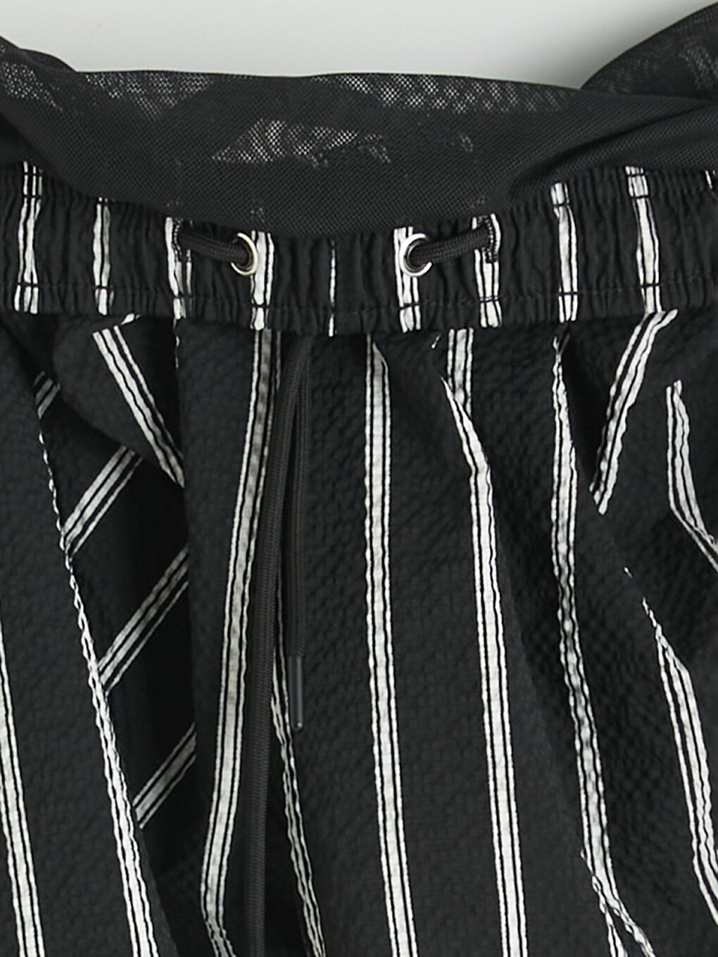 Siyah Kısa Boy Çizgili Erkek Deniz Şortu-3