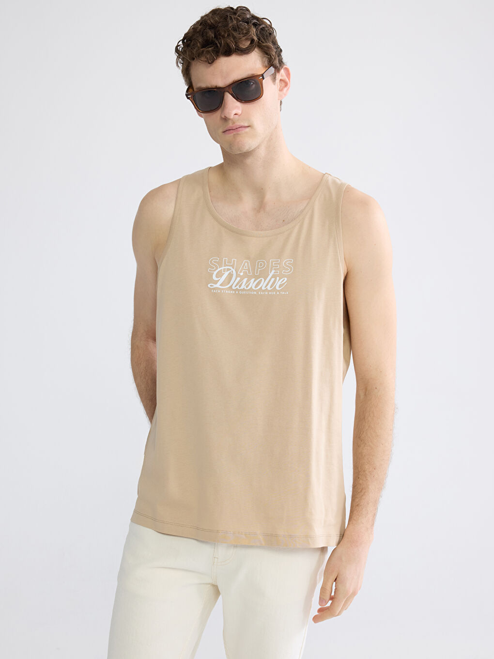 Bej U Yaka Baskılı Erkek Kolsuz Tişört