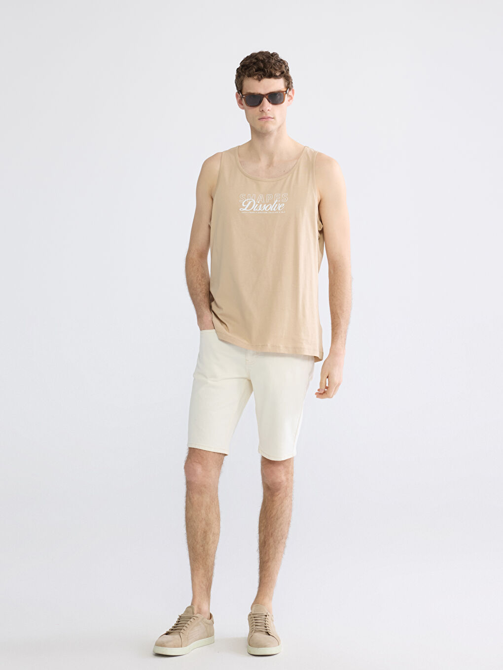 Bej U Yaka Baskılı Erkek Kolsuz Tişört-1