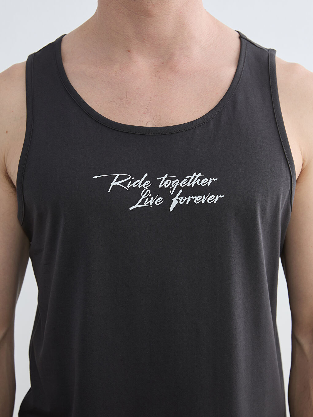 Antrasit U Yaka Baskılı Erkek Kolsuz Tişört-2