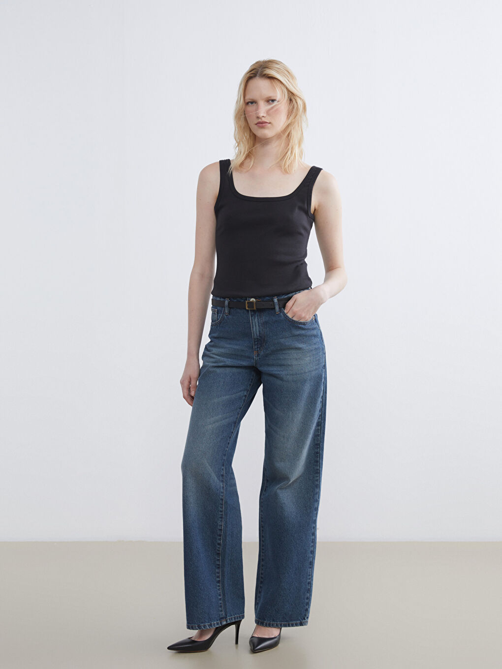 Дамски потник с U-образно деколте-1