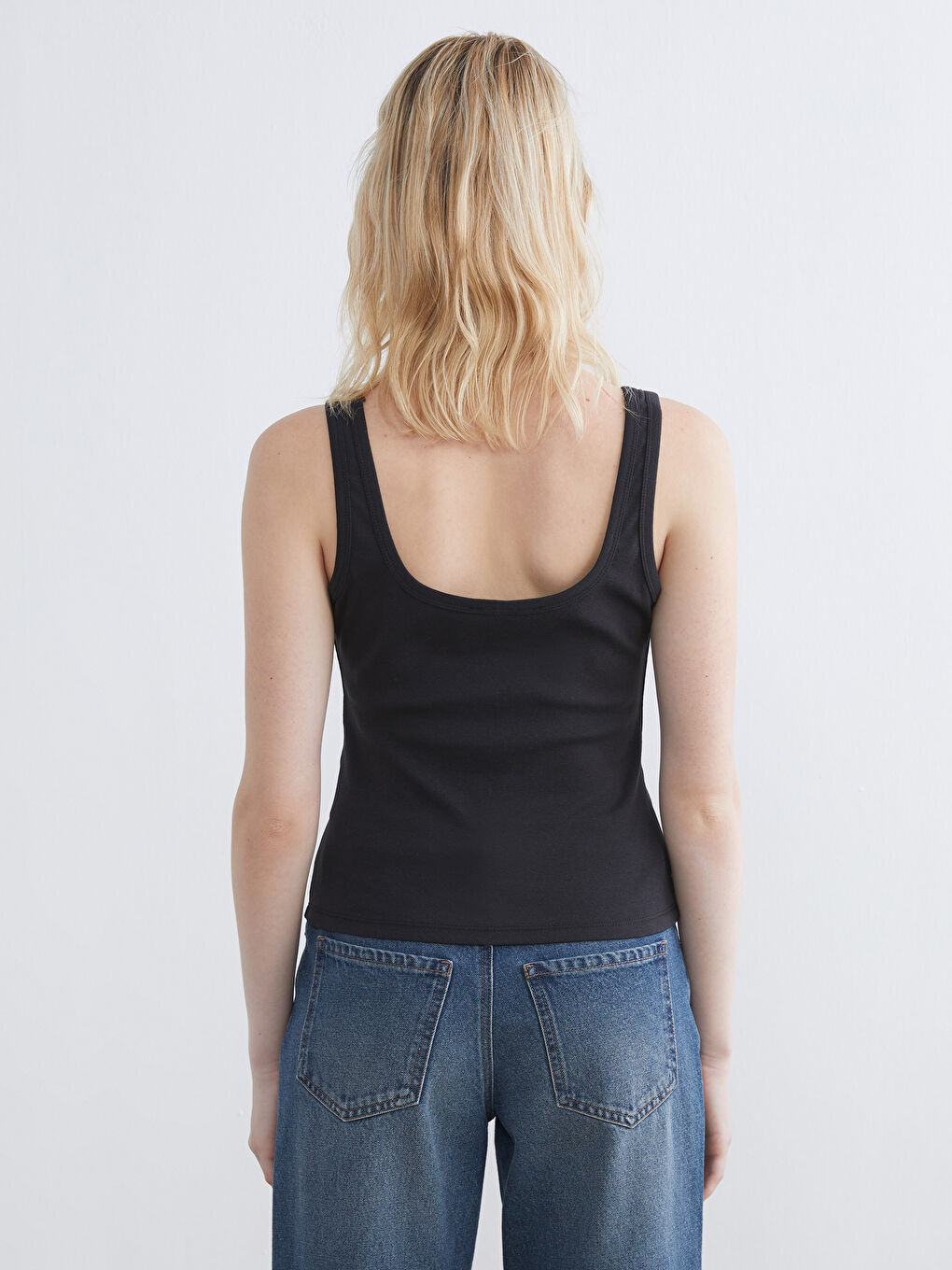 Дамски потник с U-образно деколте-3