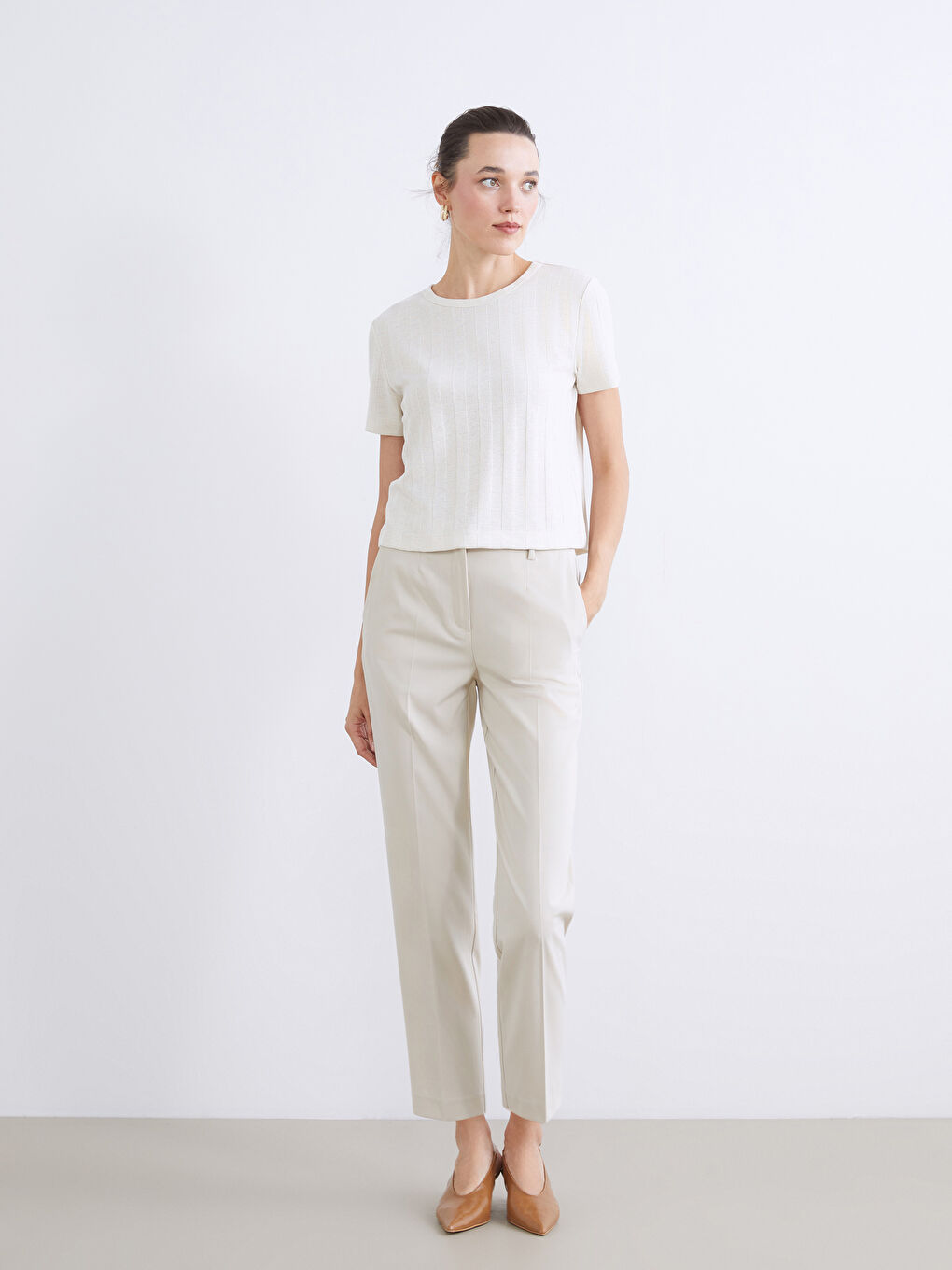 تیشێرتی یاخەی خڕ - ئافرەتان-1