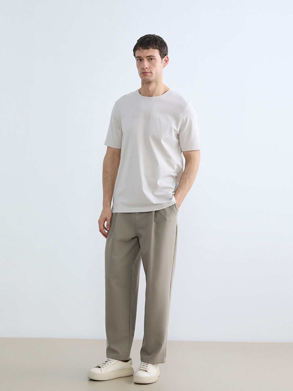 Bej Bisiklet Yaka Baskılı Penye Erkek Tişört-1