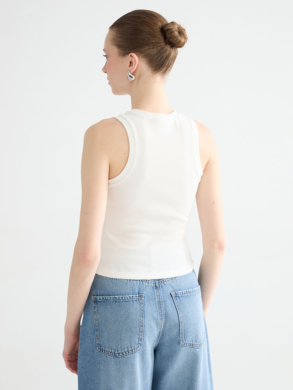 Ekru Bisiklet Yaka Dokulu Kadın Atlet-3