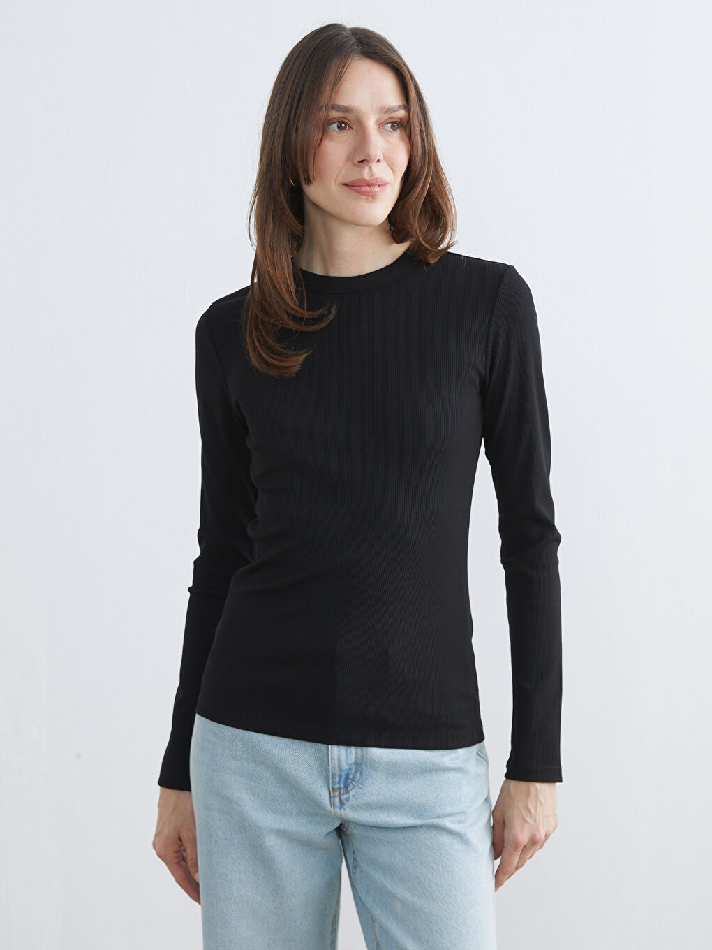 Siyah Dik Yaka Dokulu Kadın Body