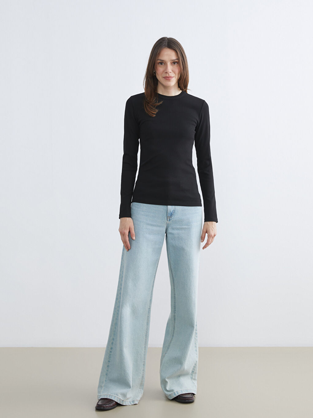 Siyah Dik Yaka Dokulu Kadın Body-1