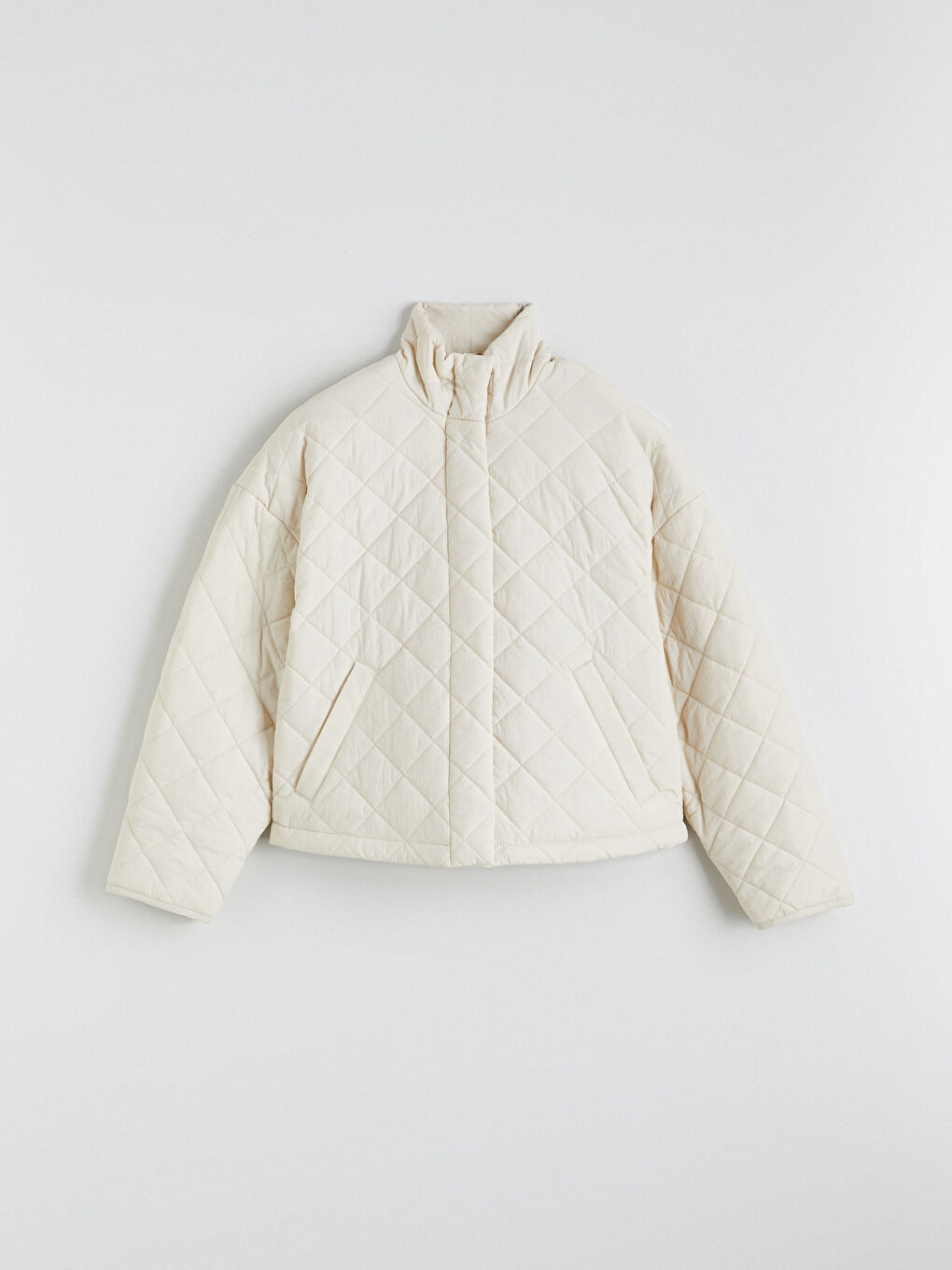 Ekru Dik Yaka Baklava Desenli Kadın Şişme Mont-5