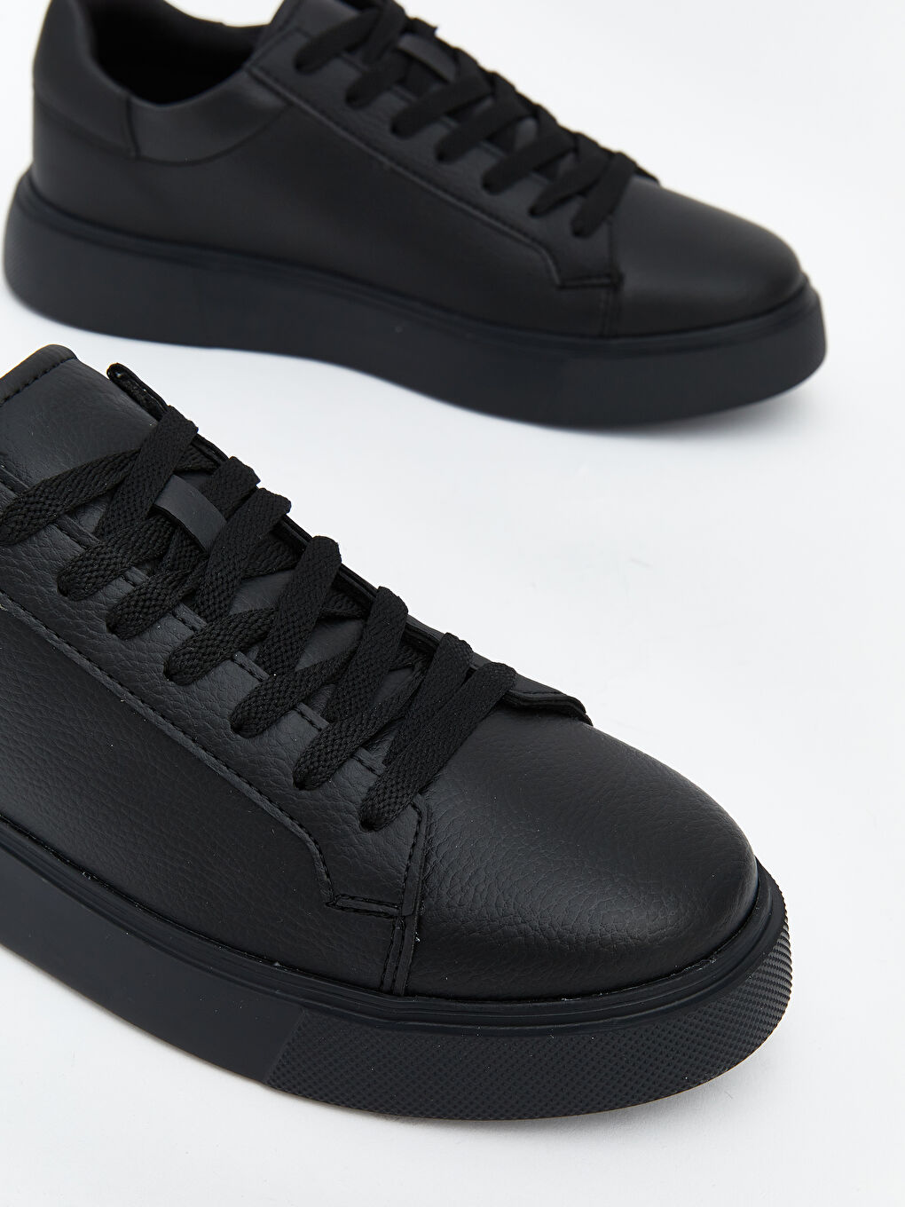 Siyah Deri Görünümlü Erkek Spor Ayakkabı-2