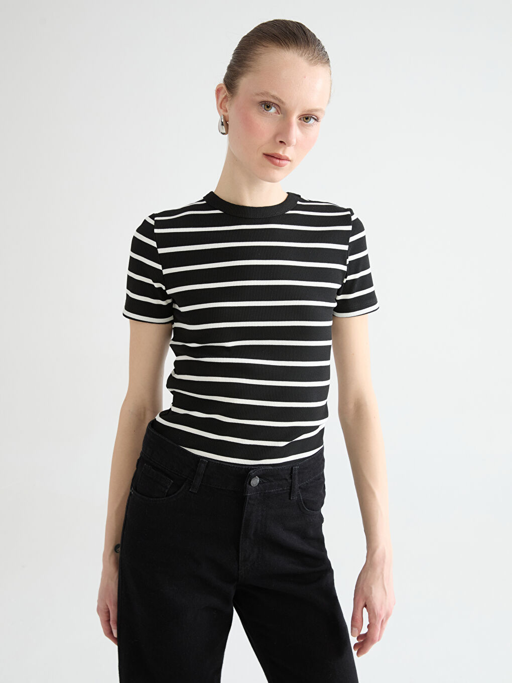 Siyah Bisiklet Yaka Çizgili Kadın Body