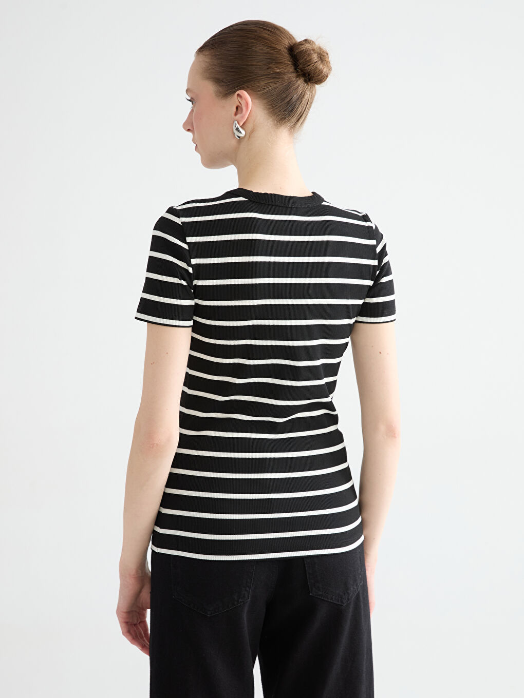 Siyah Bisiklet Yaka Çizgili Kadın Body-3