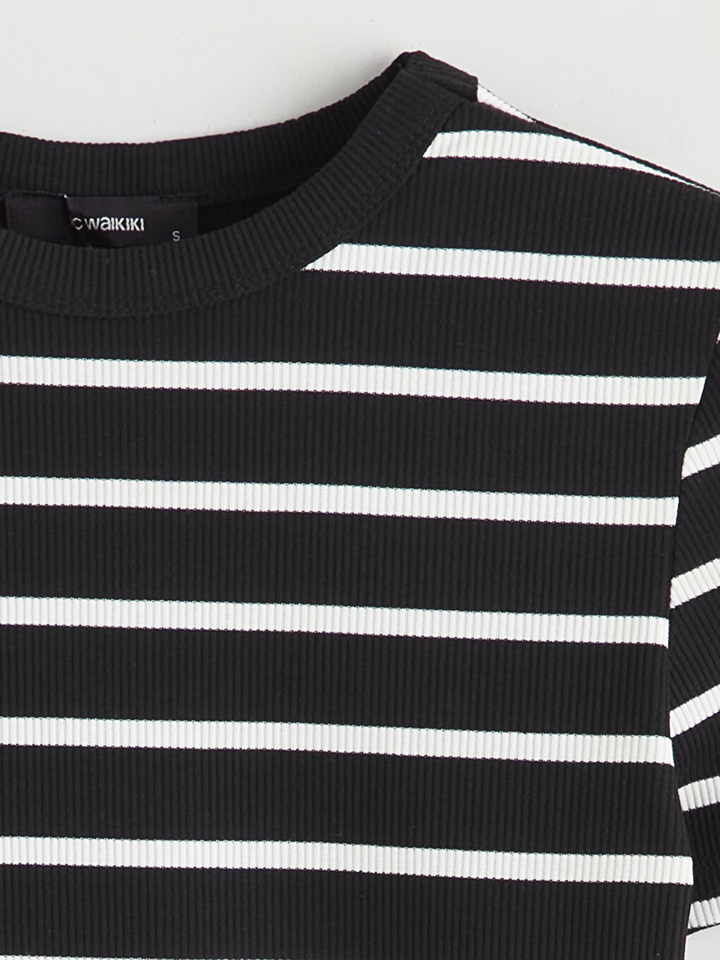 Siyah Bisiklet Yaka Çizgili Kadın Body-5