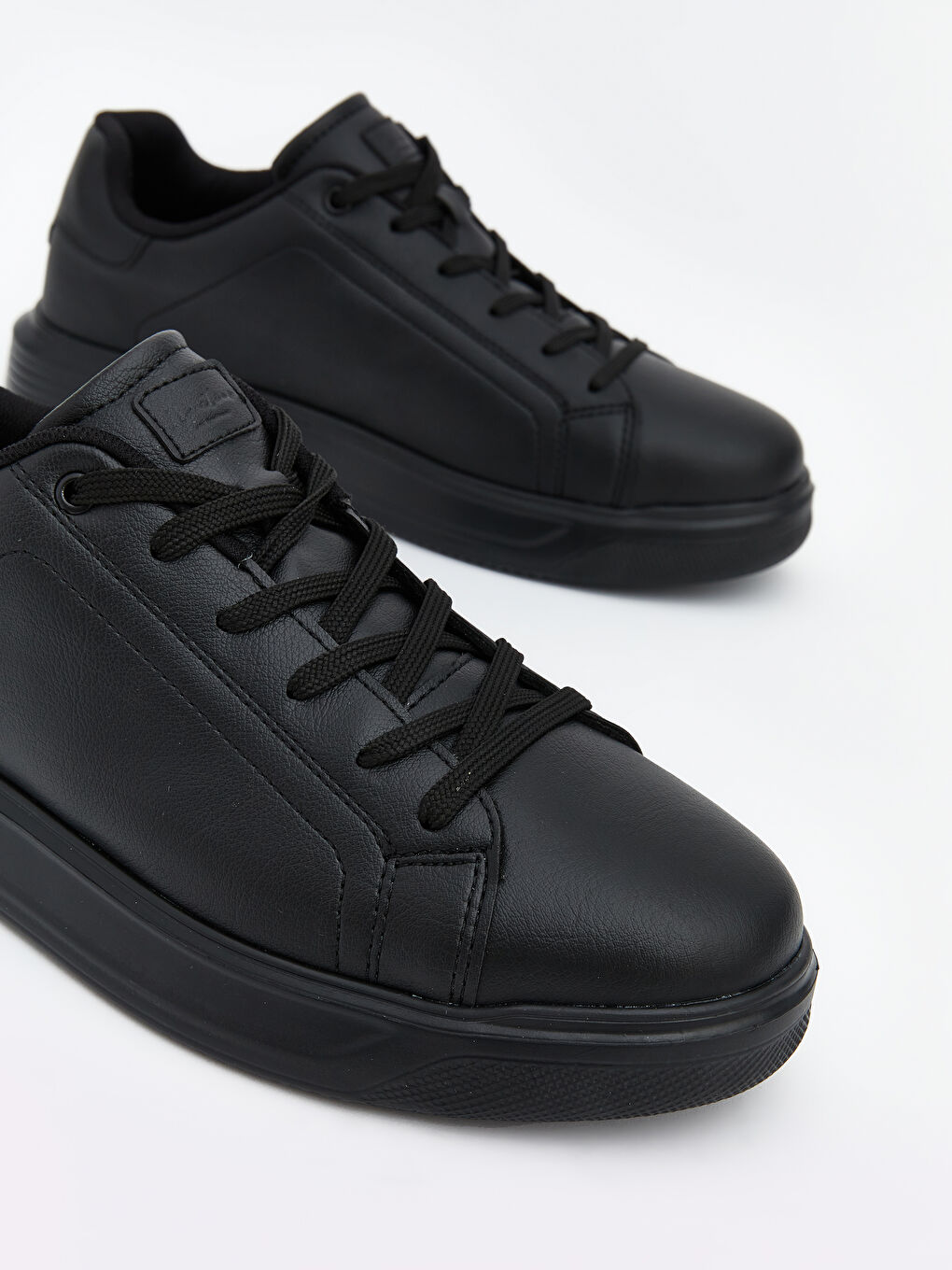 Siyah Bağcıklı Erkek Spor Ayakkabı-2