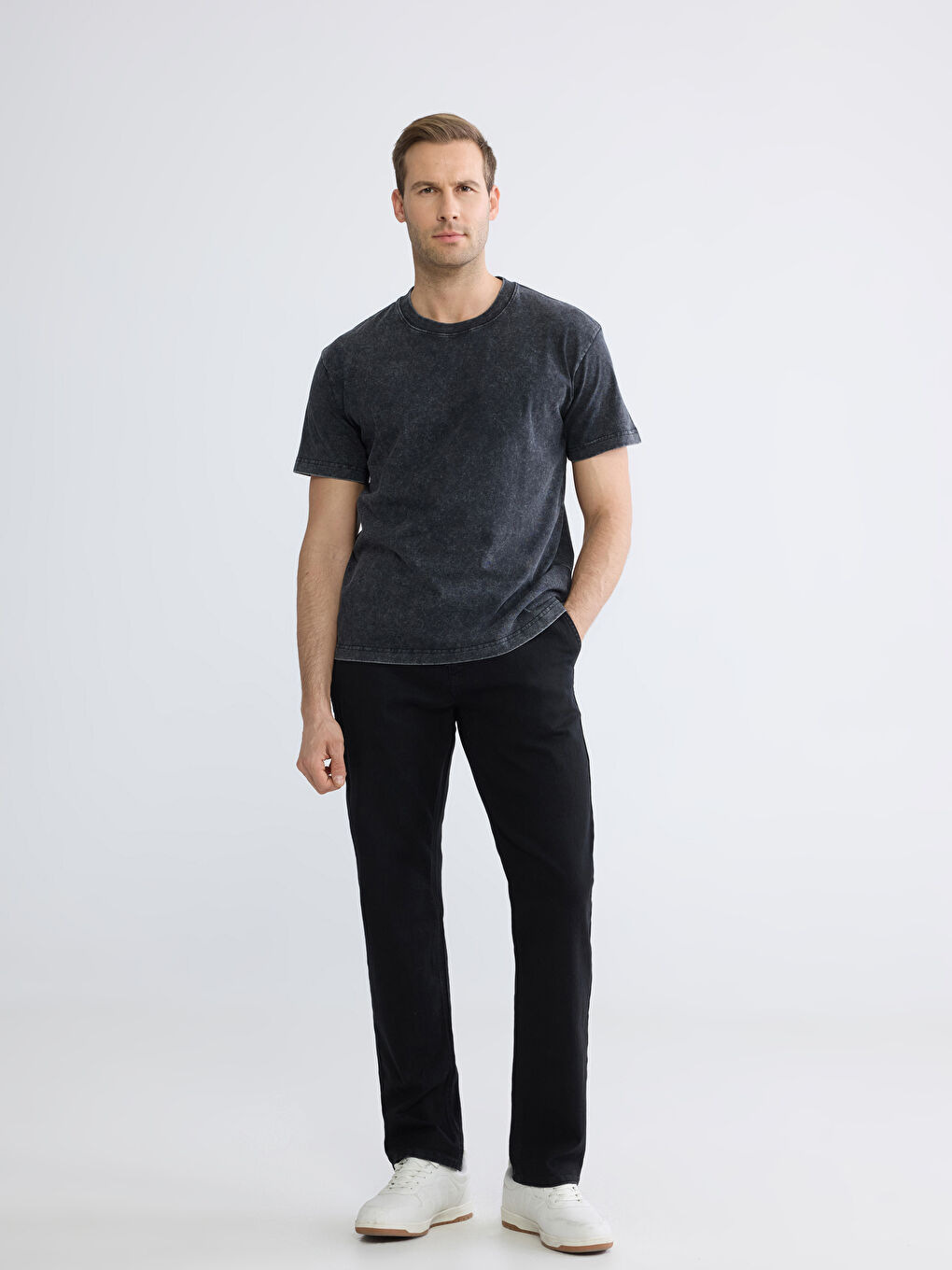 تیشێرت ڕه‌ش پیاو-1