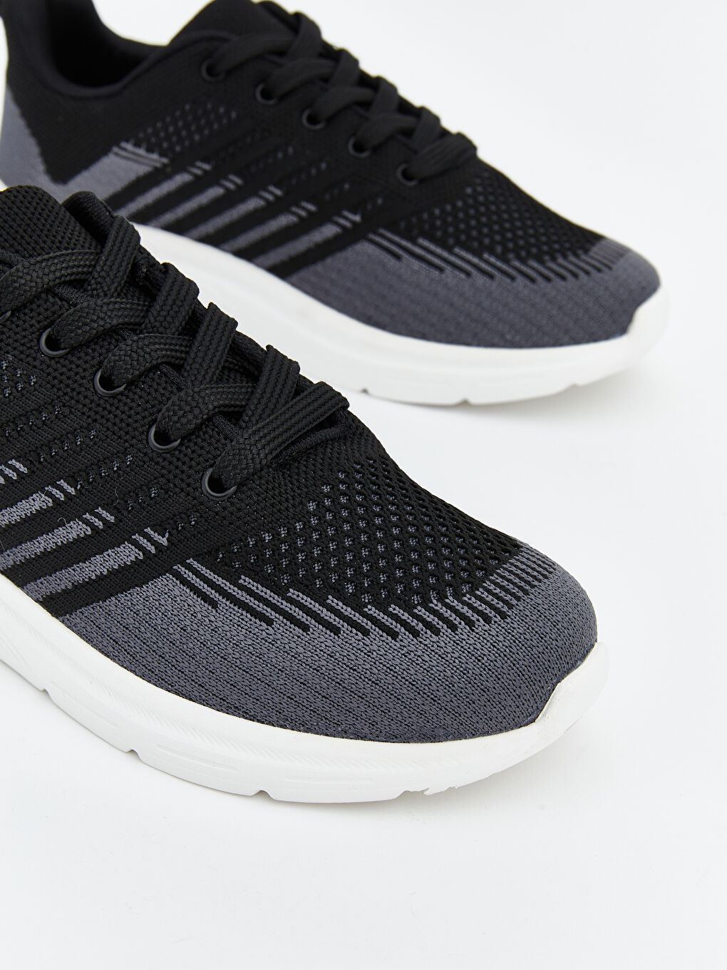 Siyah Bağcıklı Erkek Çocuk Spor Ayakkabı-2