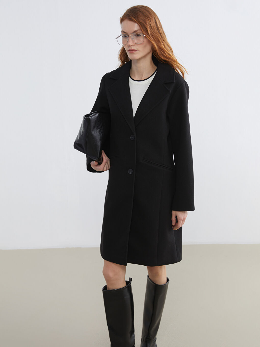 Siyah Ceket Yaka Kadın Kaşe Kaban	