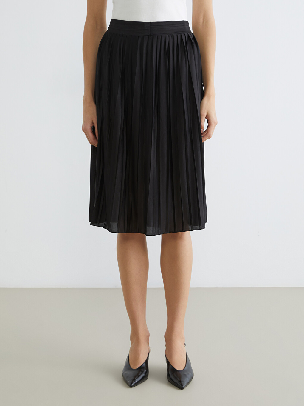 Elasticated Waist Pleated Skirt-1