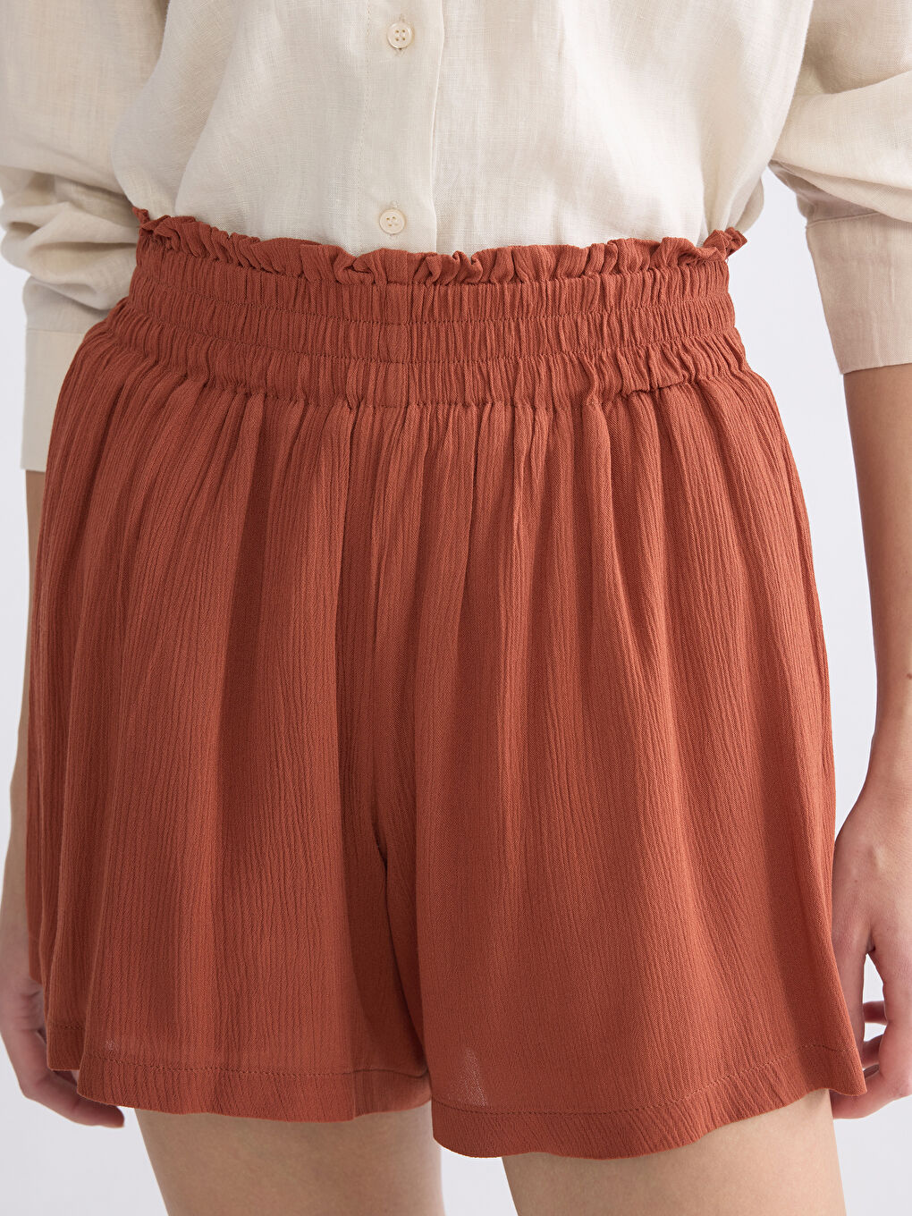 Elastic Waist Women's Pleated Shorts-2