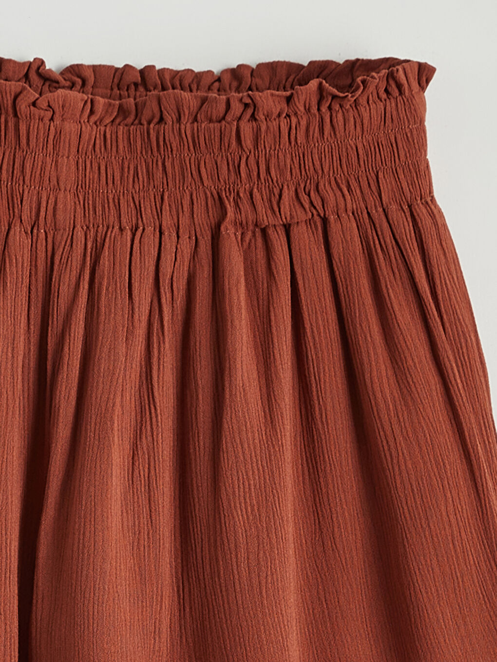 Elastic Waist Women's Pleated Shorts-5