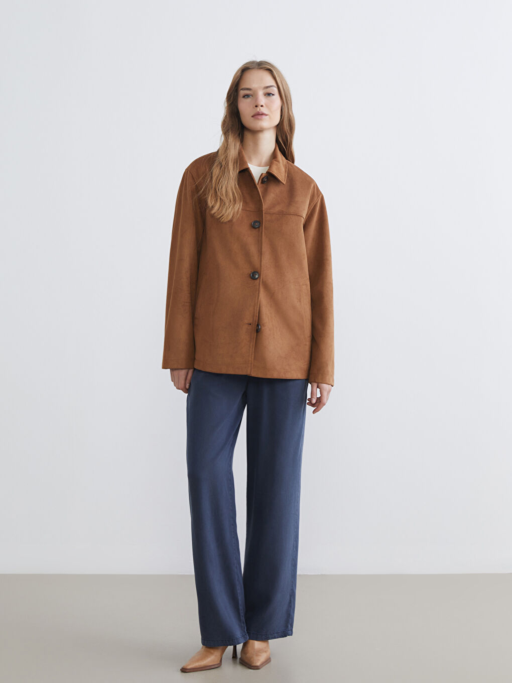 Bej Gömlek Yaka Süet Görünümlü Oversize Kadın Ceket-1