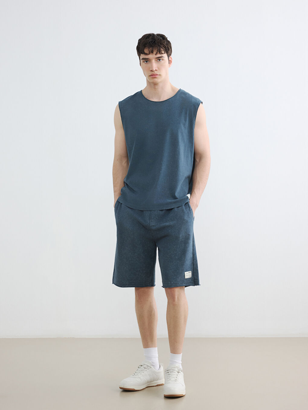 İndigo Rahat Kalıp Erkek Şort