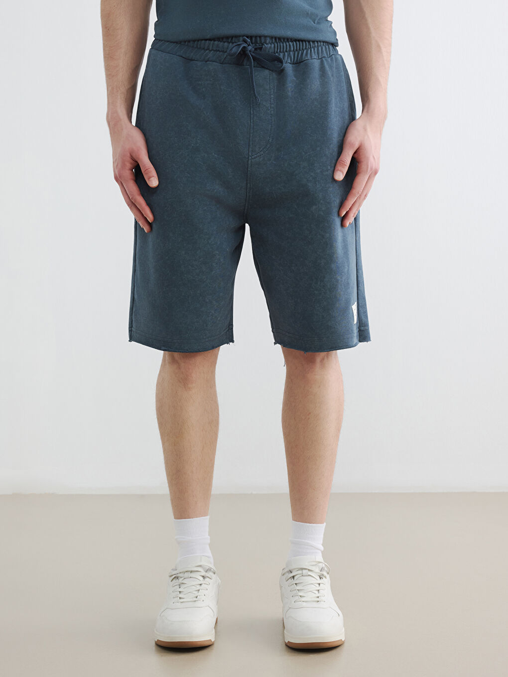 İndigo Rahat Kalıp Erkek Şort-1