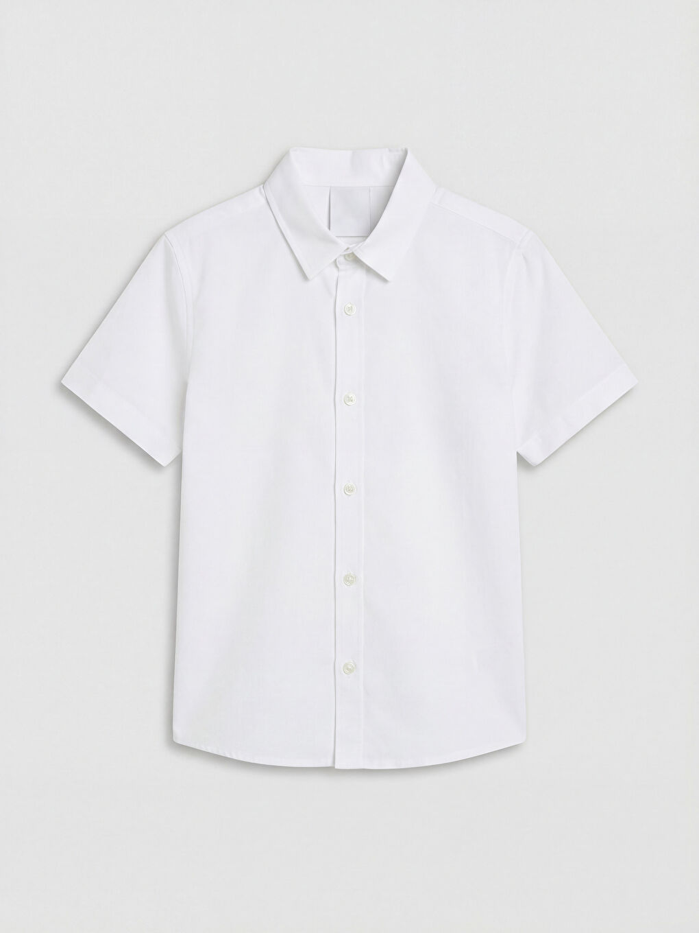 قميص أبيض ولد