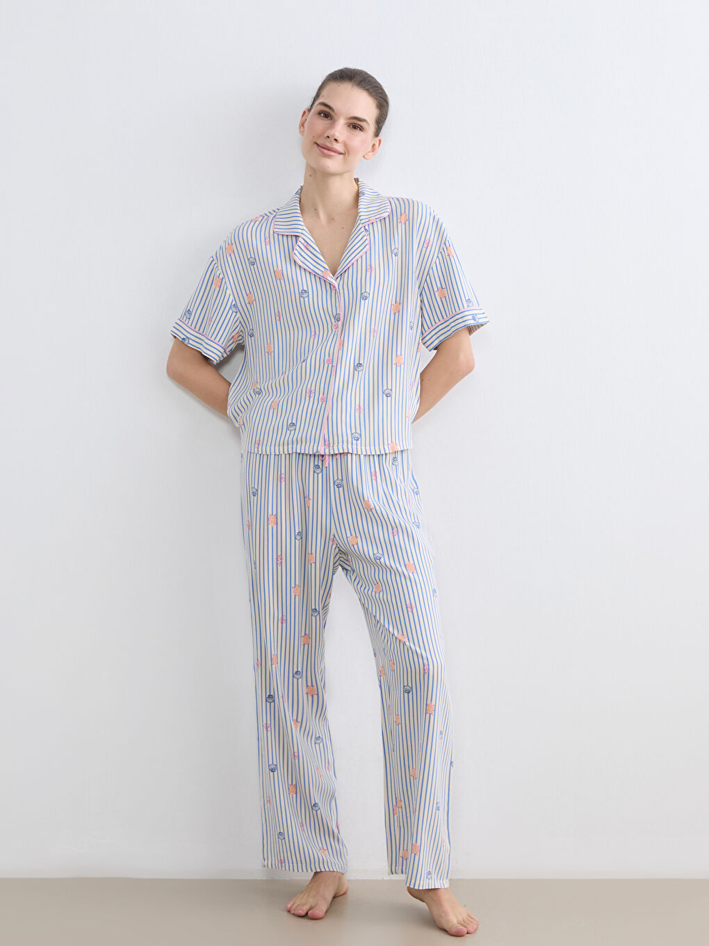 Collared Neck Patterned Women's Pyjamas Set