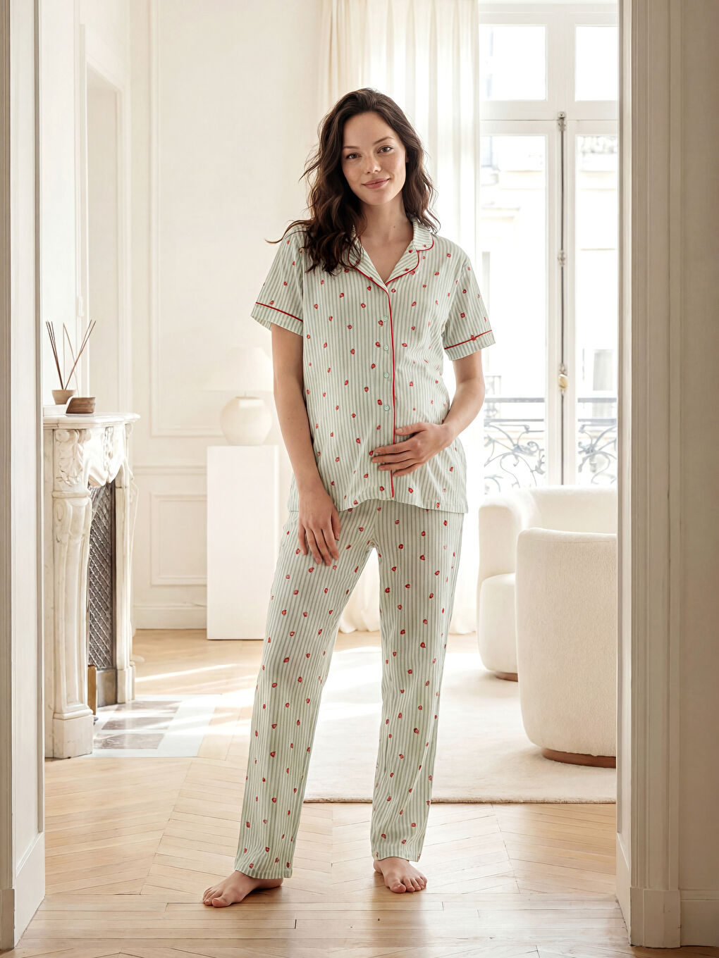 Ekru Gömlek Yaka Çilek Baskılı Hamile Pijama Takımı-1