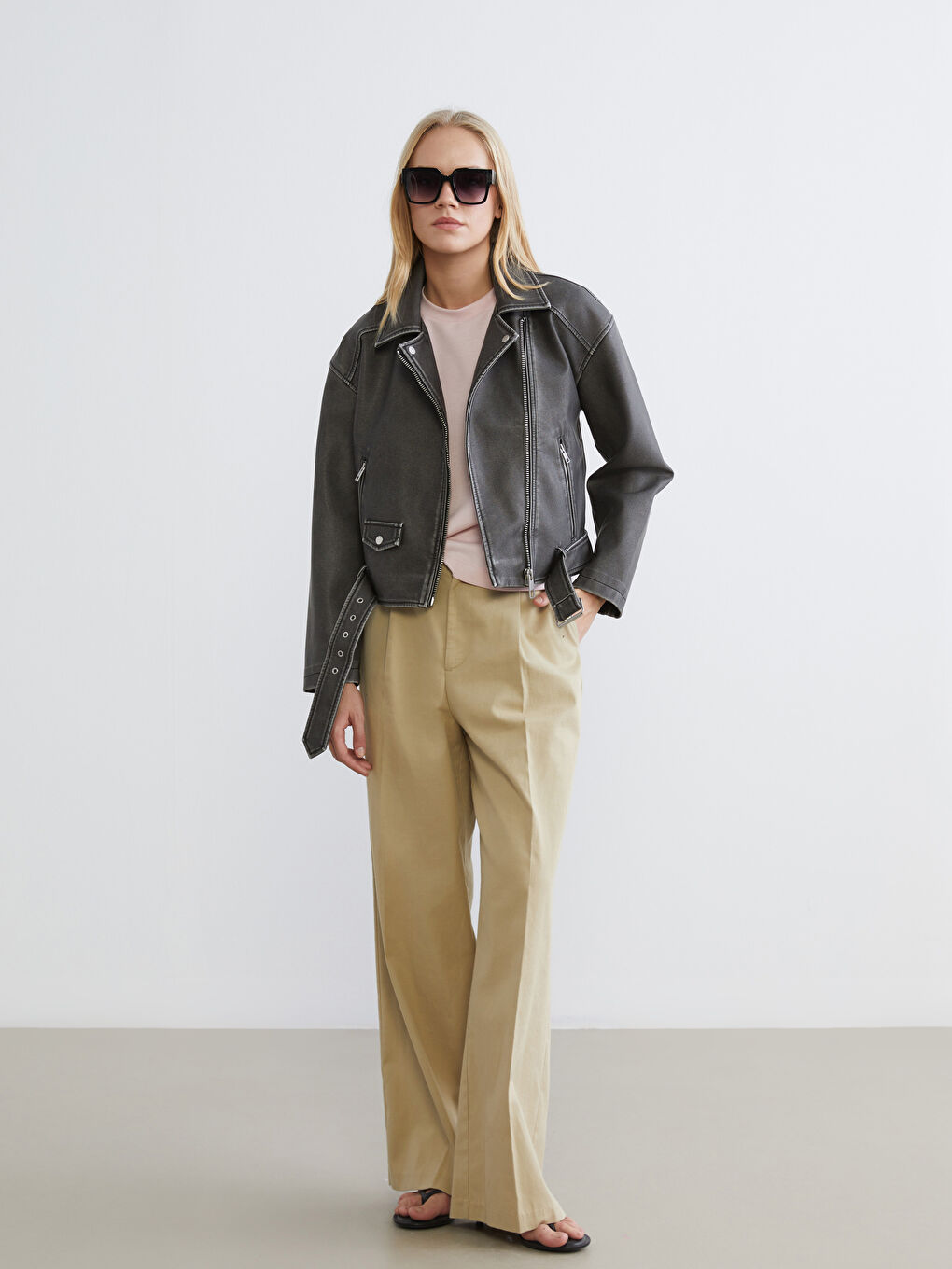 Gri Gömlek Yaka Kadın Deri Görünümlü Ceket-1