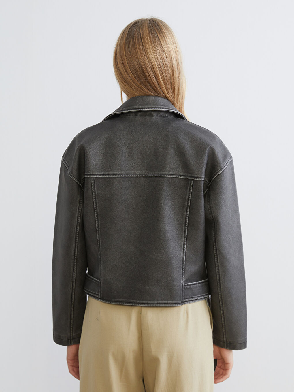 Gri Gömlek Yaka Kadın Deri Görünümlü Ceket-4