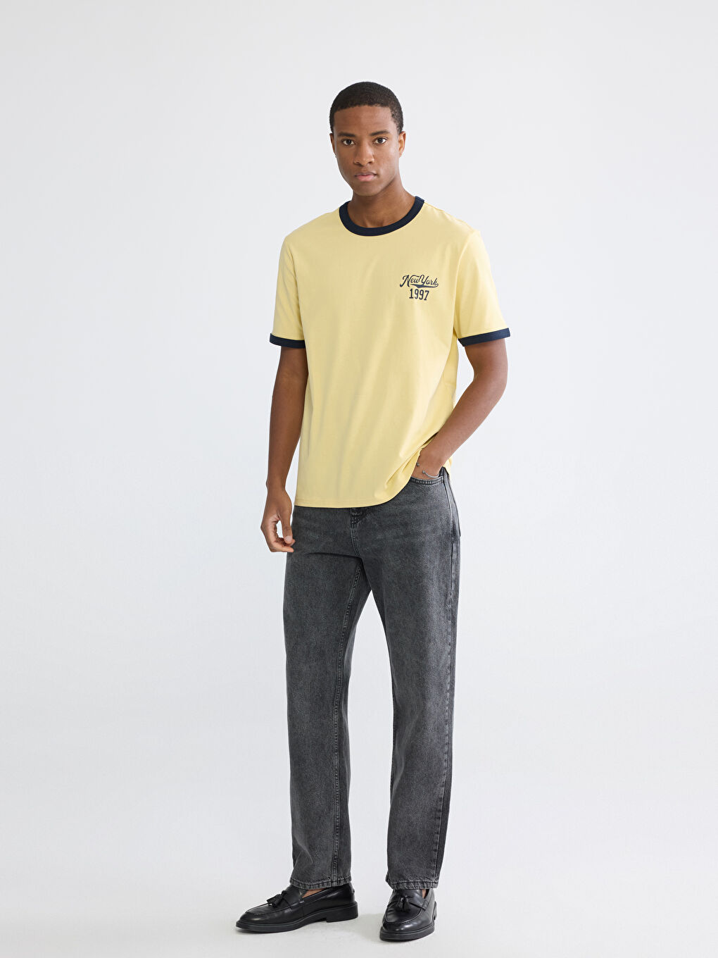 Sarı Standart Kalıp New York Nakışlı Erkek Tişört-1
