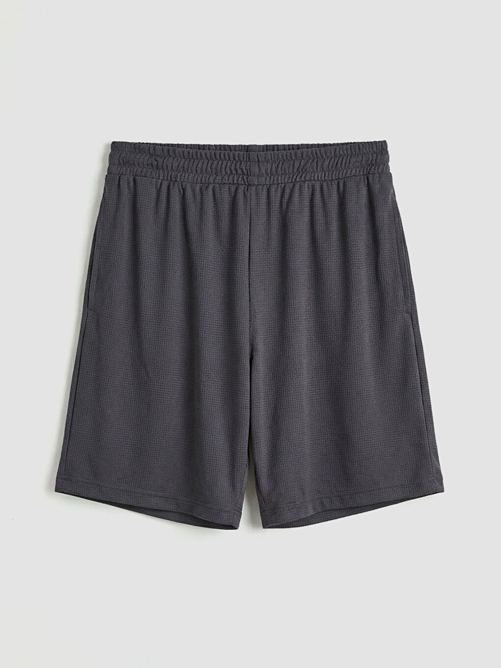 شورت رجالي بملمس مميز وبقصة مريحة.-4